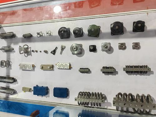 Berita perusahaan terbaru tentang Xi'an Hoan Microwave Co., Ltd muncul di 2023 Western China International Equipment Manufacturing Expo untuk menunjukkan kekuatan inovasi industri